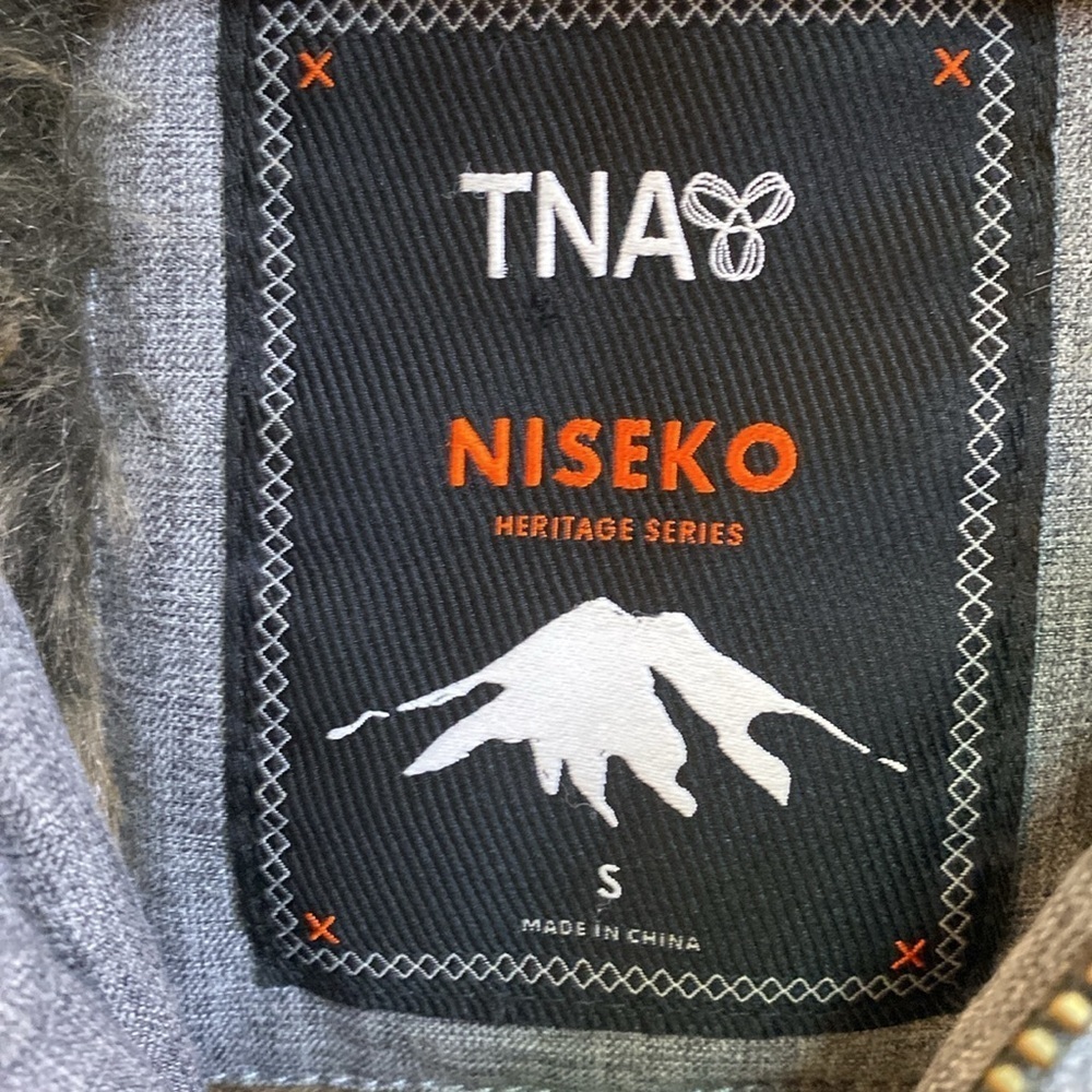 Aritzia TNA Niseko Heritage Parka Faux Fur Lined
–20°C Size Small - Picture 13 of 15